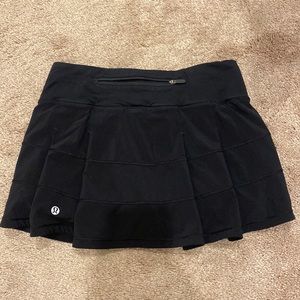 Lululemon black Pace Rival Mid-Rise Skirt inseam: 12” size: 2